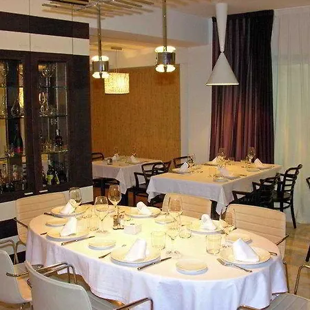 Montgo دينايا